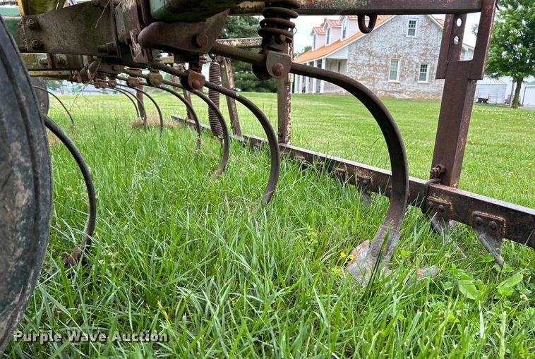 image for item EK4601 John Deere  E1000 field cultivator