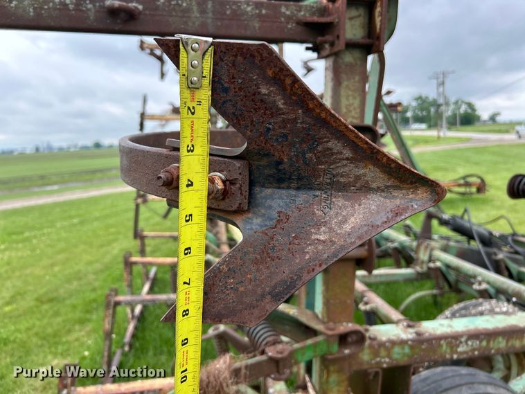 image for item EK4601 John Deere  E1000 field cultivator