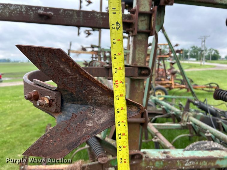 image for item EK4601 John Deere  E1000 field cultivator