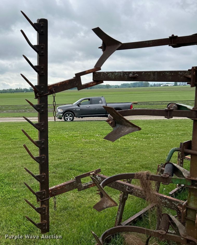 image for item EK4601 John Deere  E1000 field cultivator