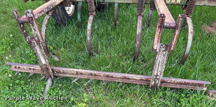 image for item EK4601 John Deere  E1000 field cultivator