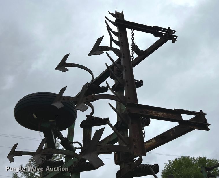 image for item EK4601 John Deere  E1000 field cultivator