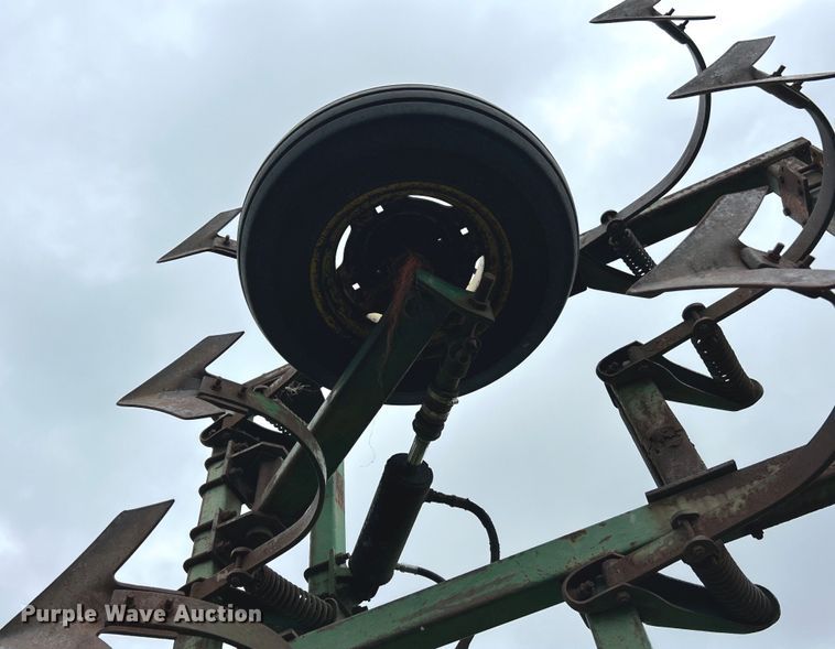 image for item EK4601 John Deere  E1000 field cultivator