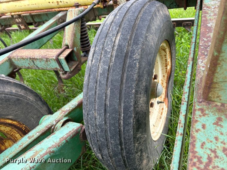 image for item EK4601 John Deere  E1000 field cultivator