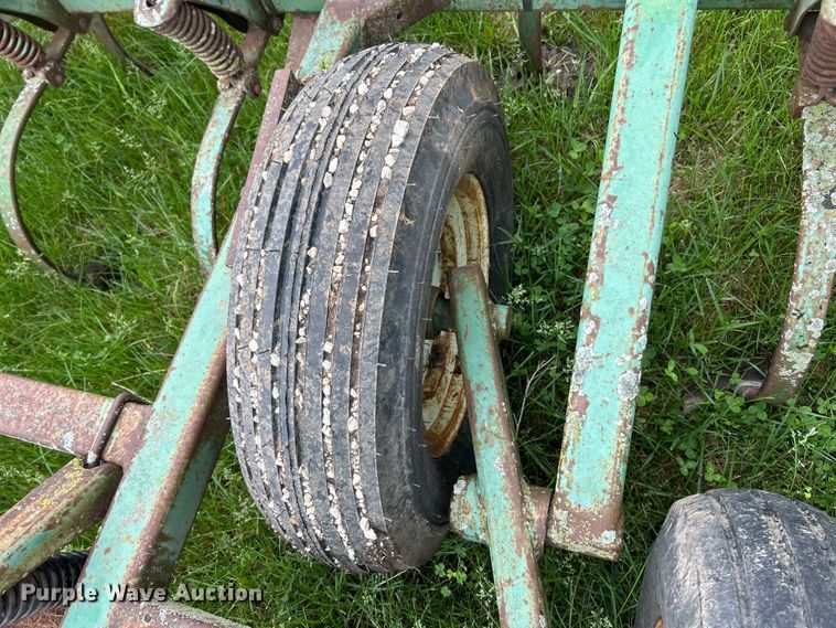 image for item EK4601 John Deere  E1000 field cultivator