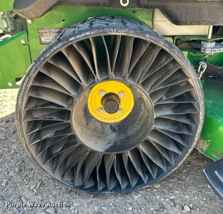 image for item IB9411 John Deere Z740R ZTR lawn mower