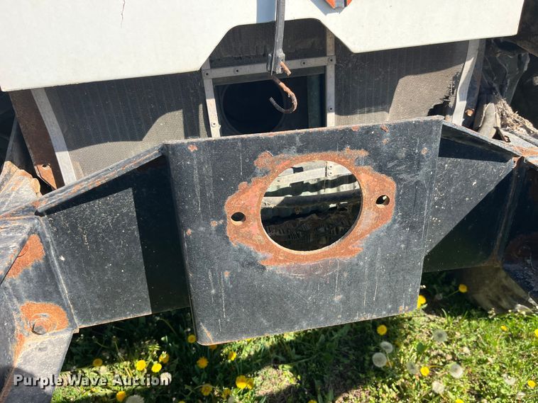 image for item LD9430 1990 International  4900 spreader truck