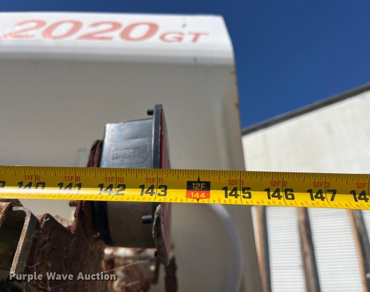 image for item LD9430 1990 International  4900 spreader truck