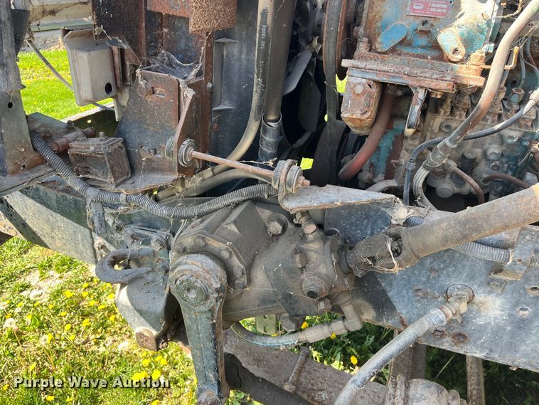 image for item LD9430 1990 International  4900 spreader truck