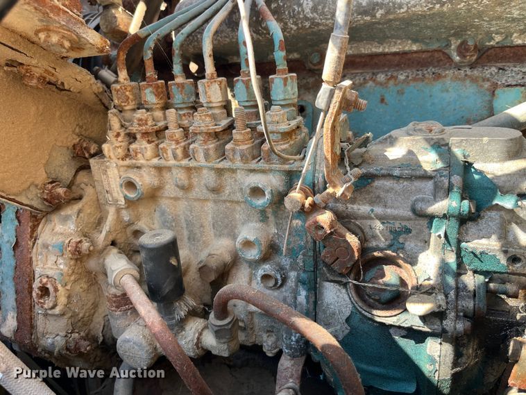 image for item LD9430 1990 International  4900 spreader truck