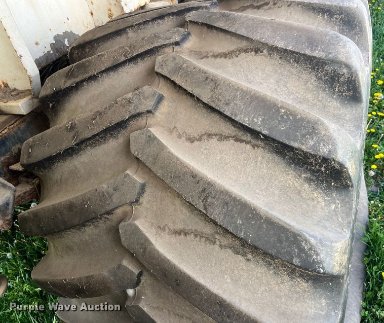 image for item LD9430 1990 International  4900 spreader truck