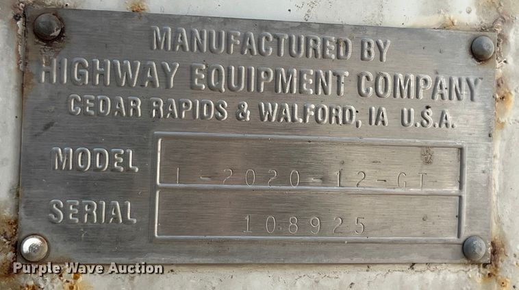 image for item LD9430 1990 International  4900 spreader truck