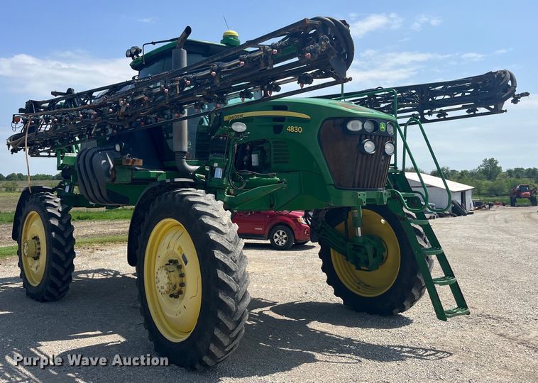 image for item LD9539 2012 John Deere 4830 sprayer