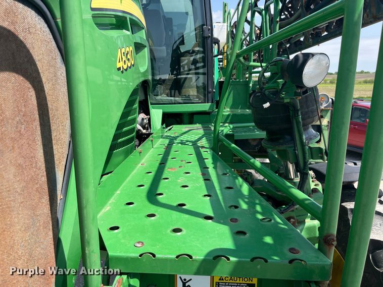 image for item LD9539 2012 John Deere 4830 sprayer