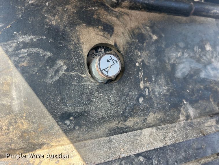 image for item LD9539 2012 John Deere 4830 sprayer