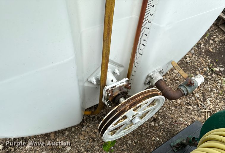 image for item ND9378 Fiberglass Tank