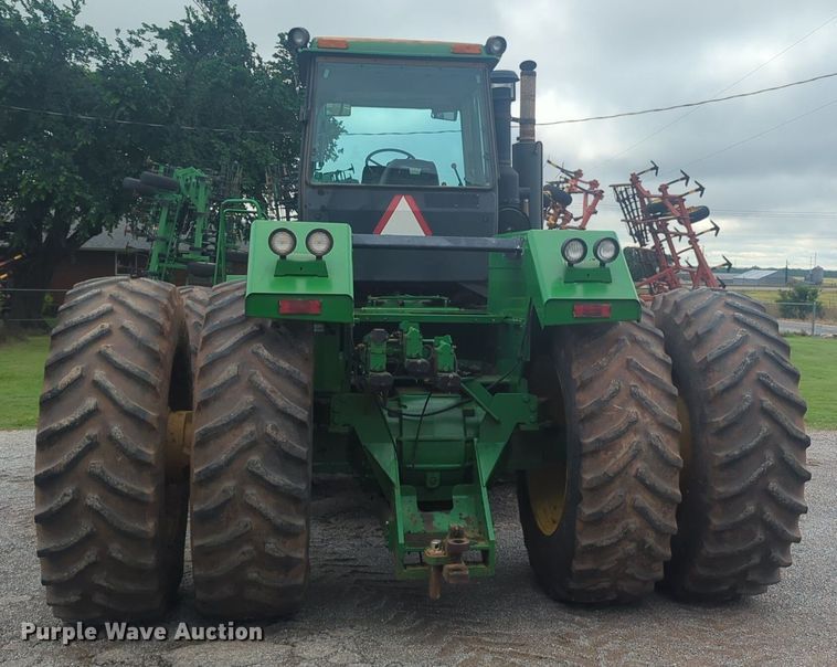 image for item NG9754 1995 John Deere  8770 4WD tractor