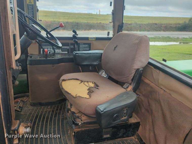 image for item NG9754 1995 John Deere  8770 4WD tractor