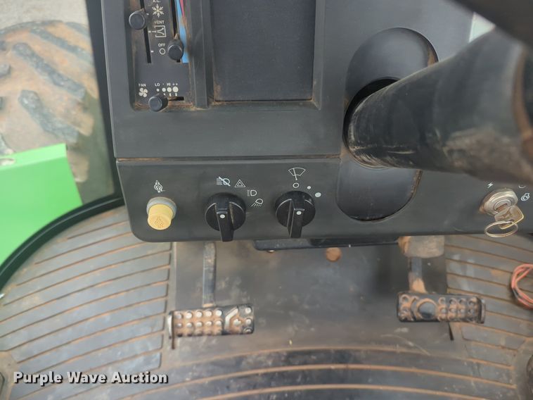 image for item NG9754 1995 John Deere  8770 4WD tractor