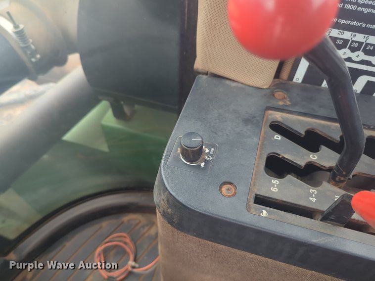 image for item NG9754 1995 John Deere  8770 4WD tractor