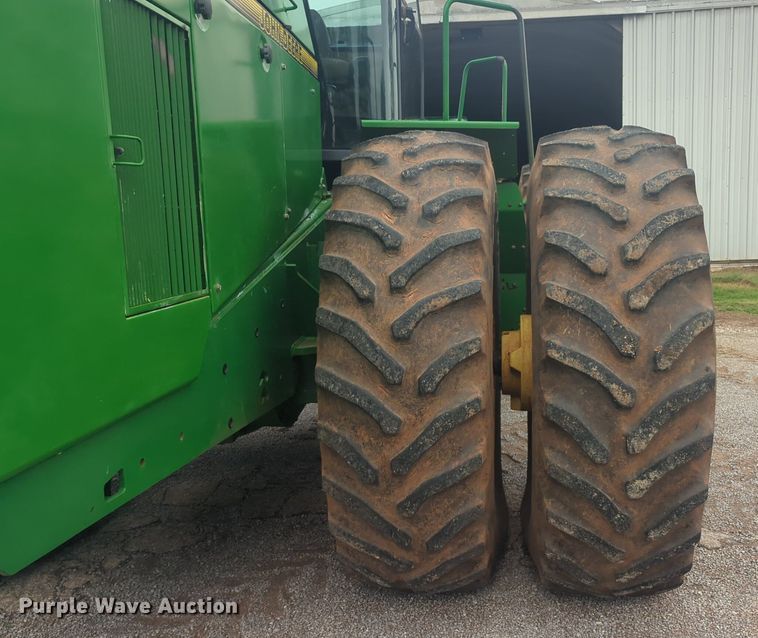 image for item NG9754 1995 John Deere  8770 4WD tractor