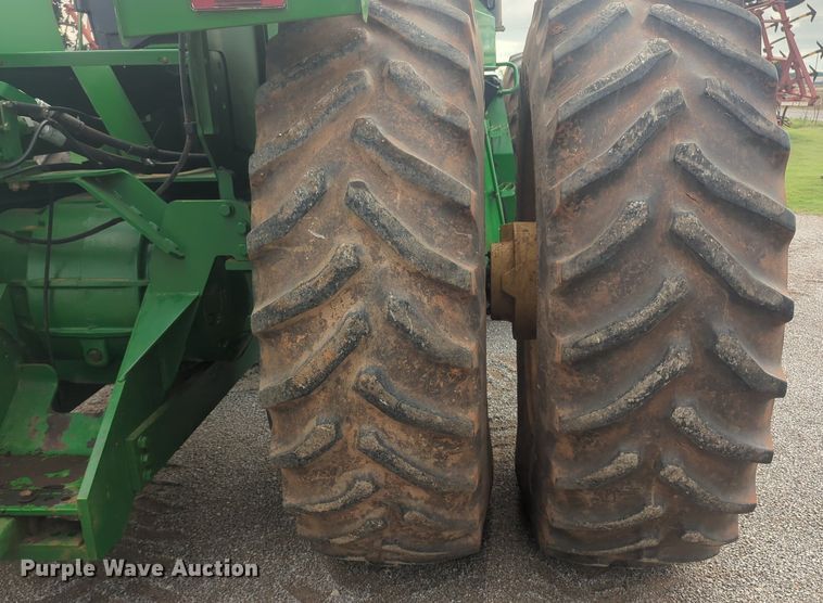 image for item NG9754 1995 John Deere  8770 4WD tractor