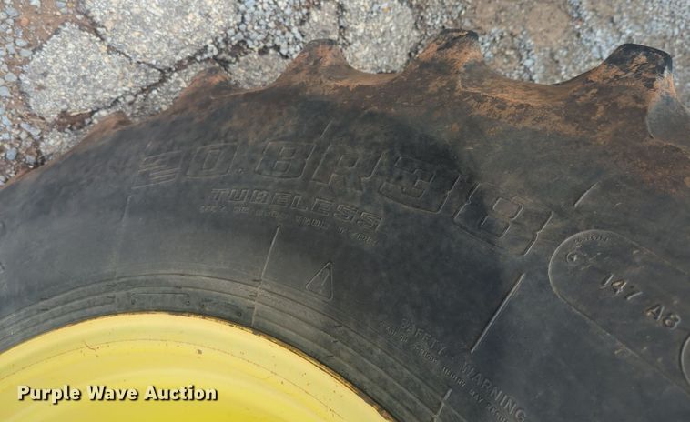 image for item NG9754 1995 John Deere  8770 4WD tractor