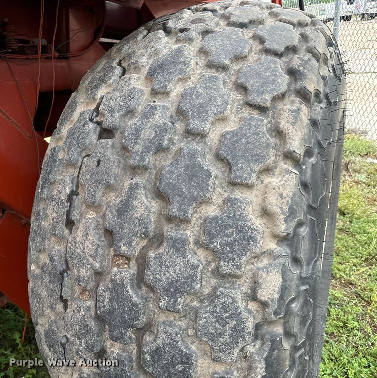 image for item NL9832 Hesston 4900 large square baler