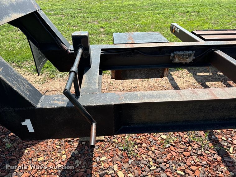 image for item NL9838 1988 Shop built combine trailer