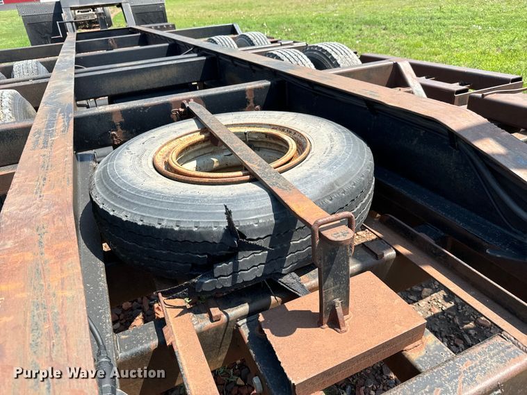 image for item NL9838 1988 Shop built combine trailer