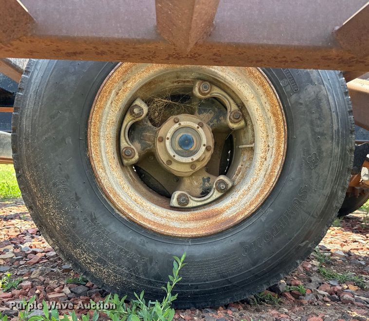 image for item NL9838 1988 Shop built combine trailer