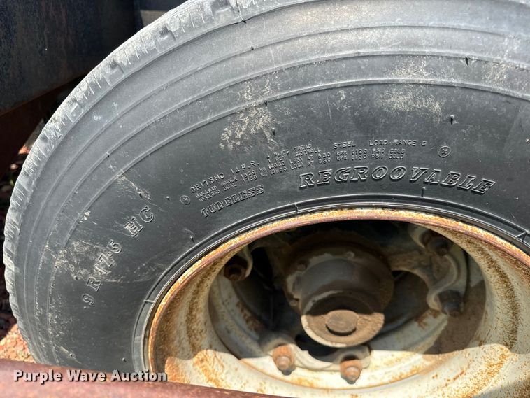 image for item NL9838 1988 Shop built combine trailer