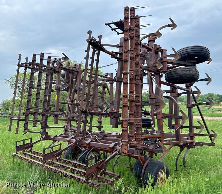 image for item NL9840 PCM field cultivator