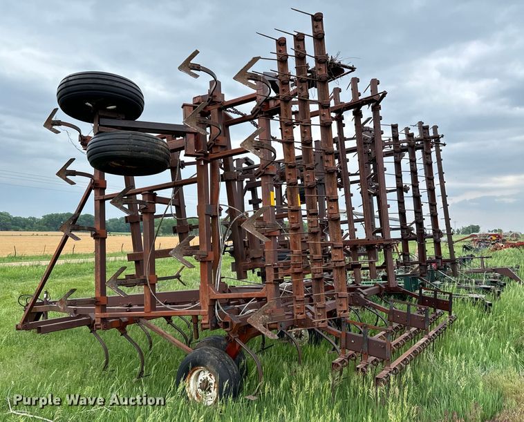 image for item NL9840 PCM field cultivator