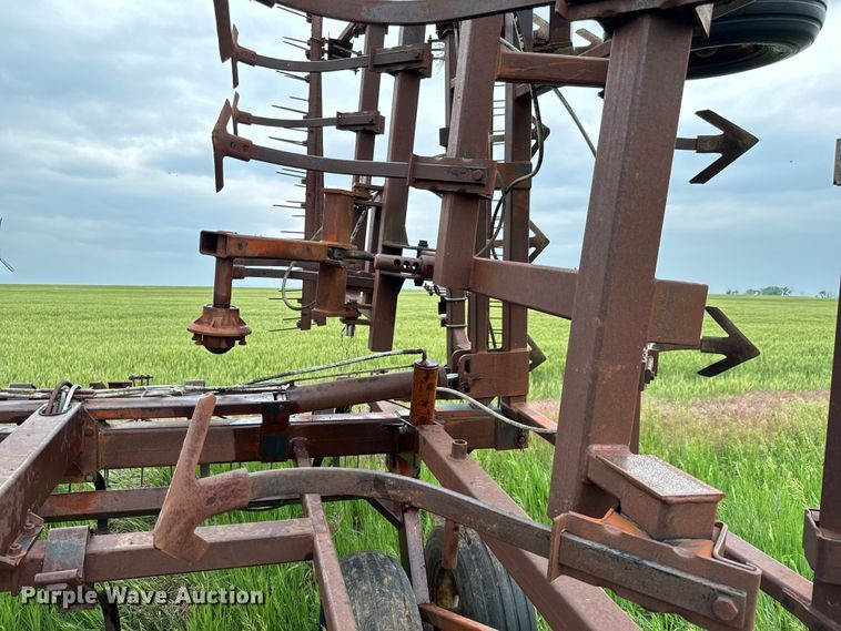 image for item NL9840 PCM field cultivator