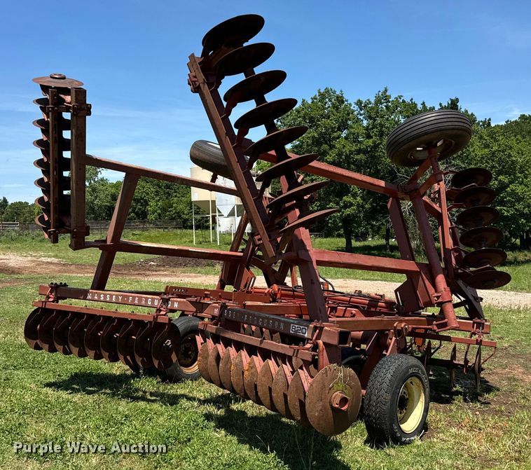 image for item NQ9561 Massey Ferguson  820 tandem disk