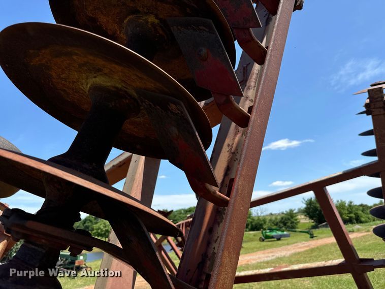 image for item NQ9561 Massey Ferguson  820 tandem disk