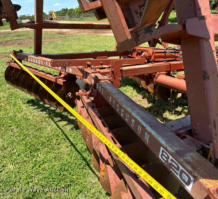 image for item NQ9561 Massey Ferguson  820 tandem disk