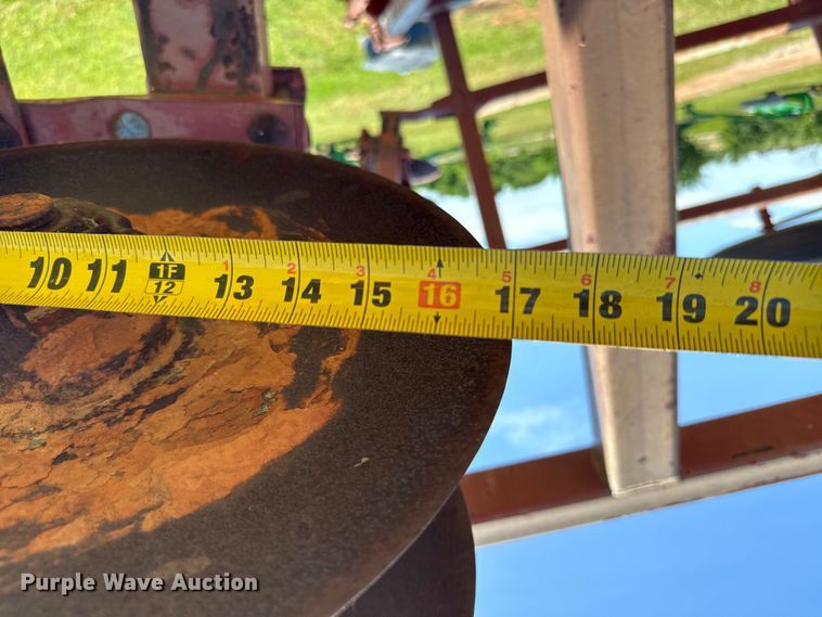 image for item NQ9561 Massey Ferguson  820 tandem disk