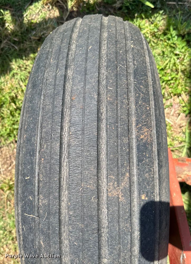 image for item NQ9561 Massey Ferguson  820 tandem disk