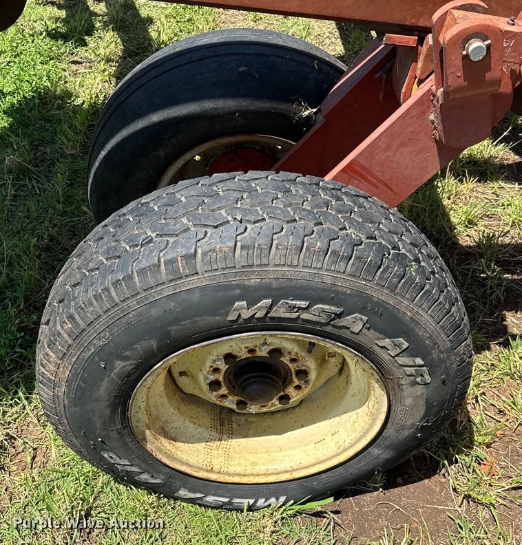 image for item NQ9561 Massey Ferguson  820 tandem disk