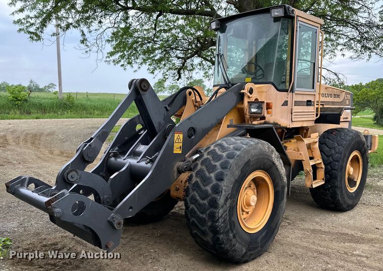 image for item NT9245 1994 Volvo BM L70B wheel loader
