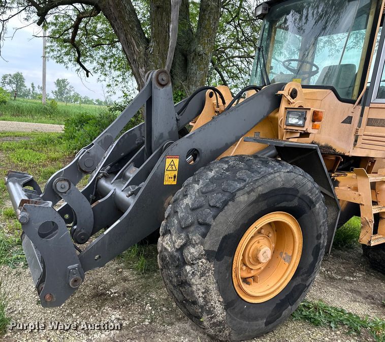 image for item NT9245 1994 Volvo BM L70B wheel loader