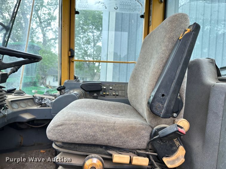 image for item NT9245 1994 Volvo BM L70B wheel loader