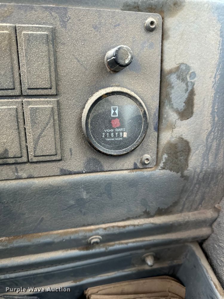 image for item NT9245 1994 Volvo BM L70B wheel loader