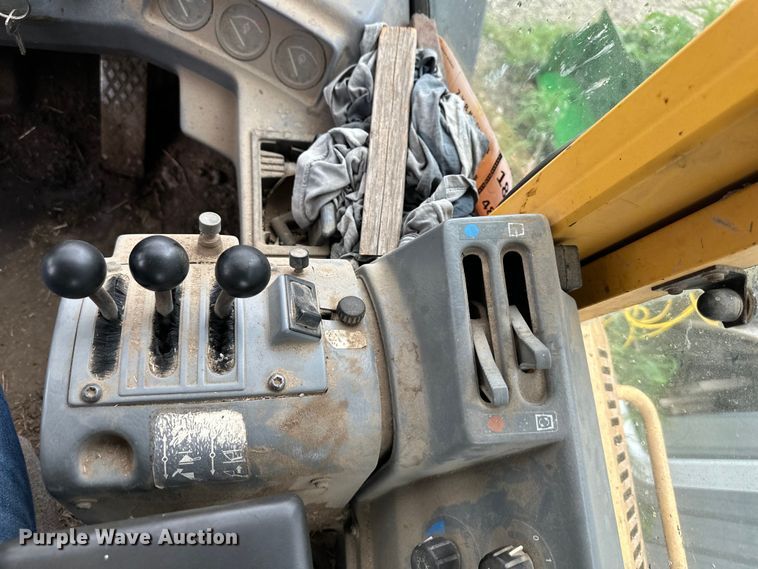 image for item NT9245 1994 Volvo BM L70B wheel loader