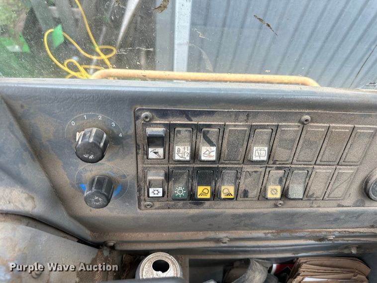 image for item NT9245 1994 Volvo BM L70B wheel loader