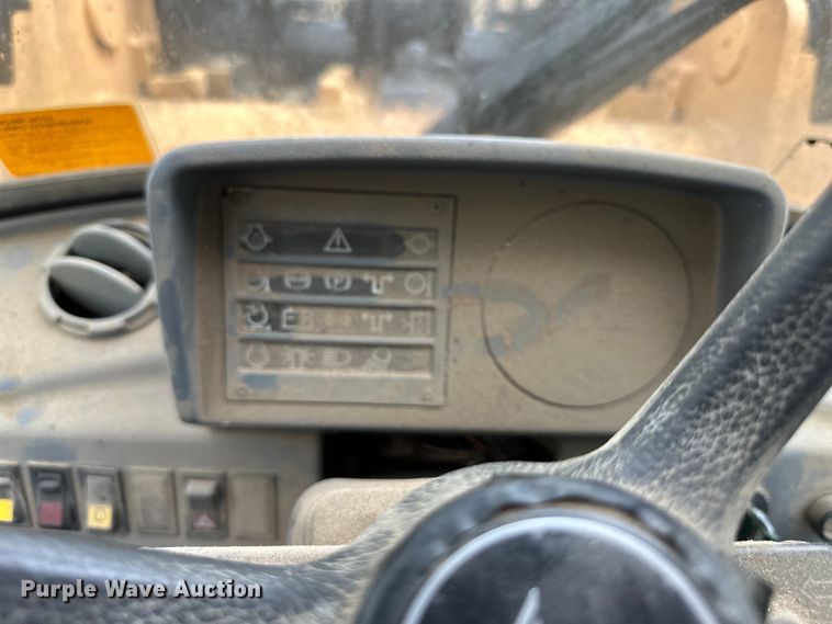 image for item NT9245 1994 Volvo BM L70B wheel loader