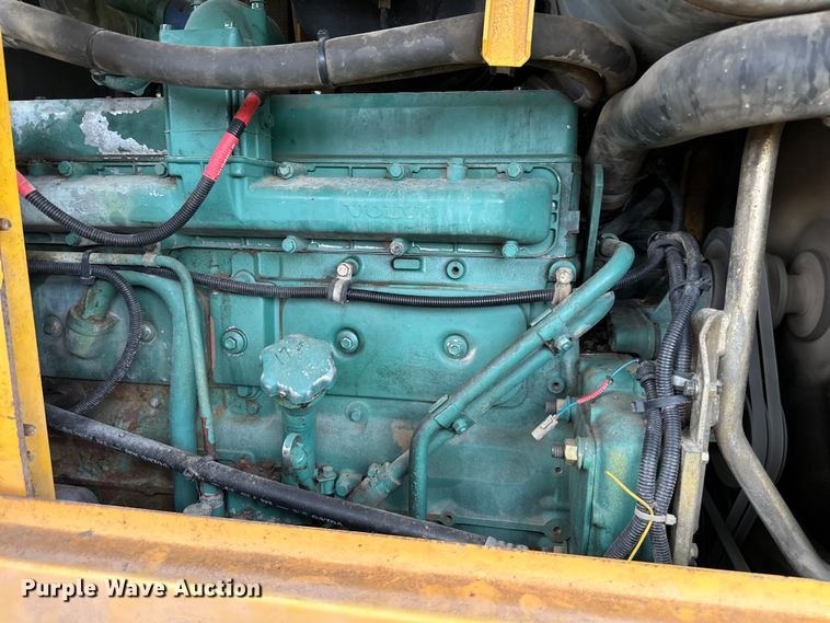 image for item NT9245 1994 Volvo BM L70B wheel loader