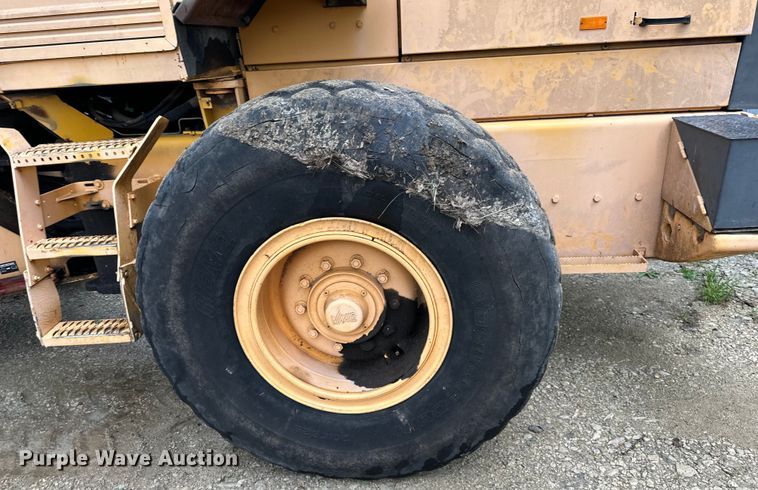 image for item NT9245 1994 Volvo BM L70B wheel loader